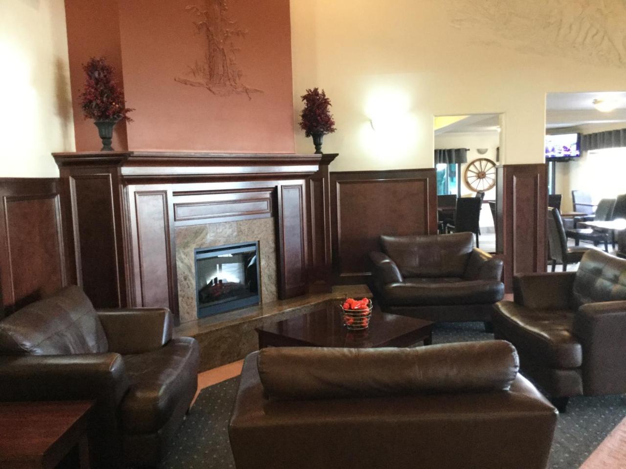 Super 8 By Wyndham High River Ab Extérieur photo